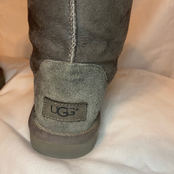 Ugg Classic II Genuine Shearling Lined Short Boot - Picture 8 of 10